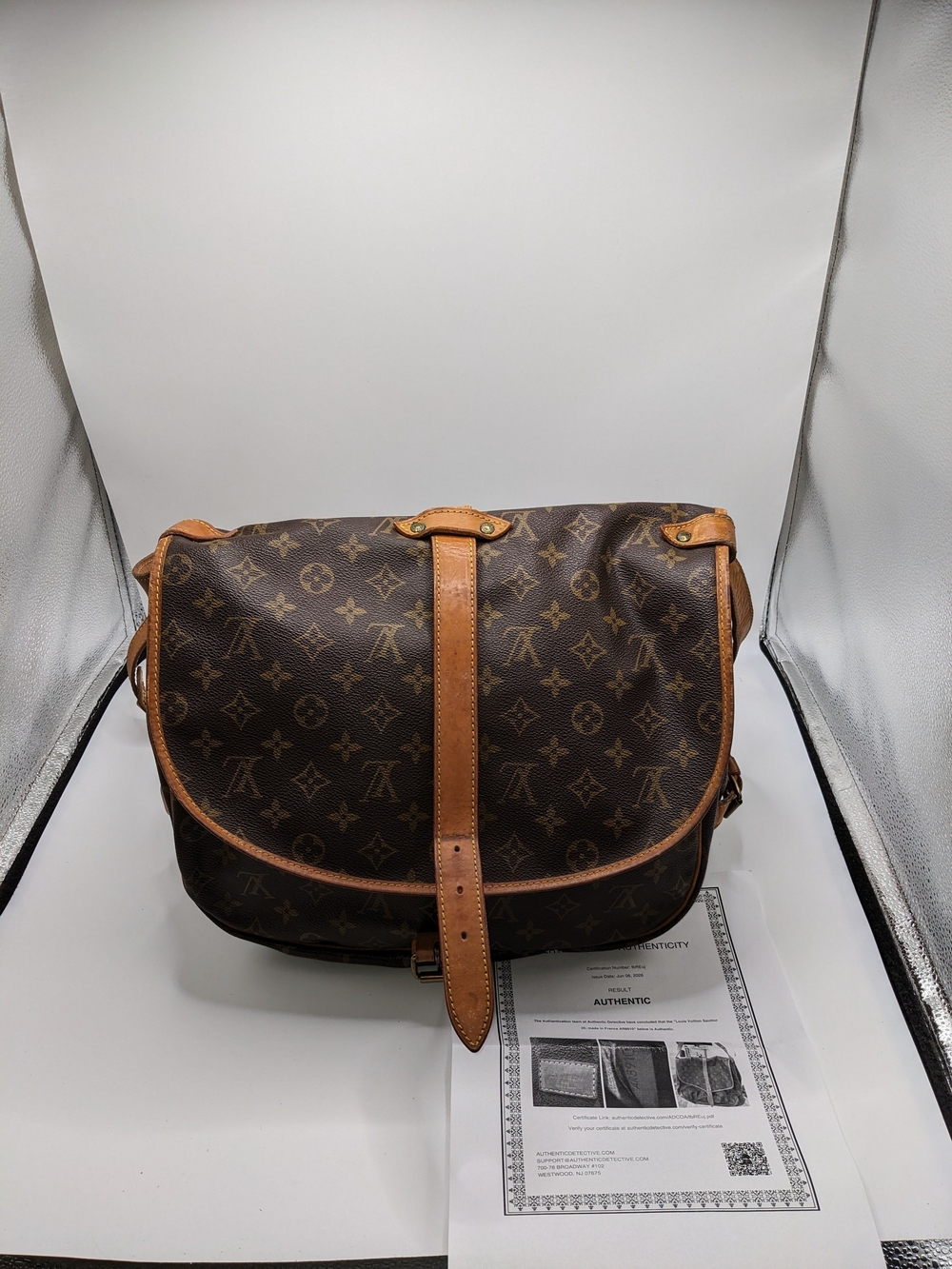 Authentic Louis Vuitton Saumur 35 Monogram Vintage Crossbody Bag